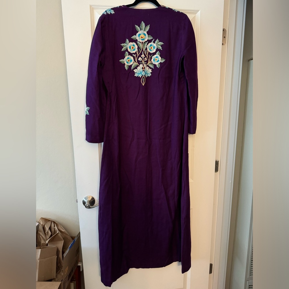 Vintage purple hand embroidered robe style button-up dress - Picture 3 of 12